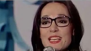 Nana Mouskouri - Ojitos Latinos