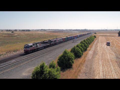 7922V SCT Dooen Container Train With BlueScope Steel Containers Passes Farmers (12/1/2023) - PoathTV