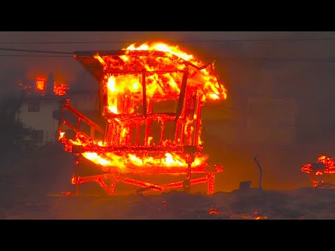 Lifeguard Towers Burn when Palisades Fire Jumps over PCH.mp4