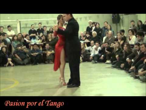 ANALIA CENTURION Y GABRIEL MISSE BAILANDO EL TANGO LOS MAREADOS EN LA MILONGA DEL MORAN