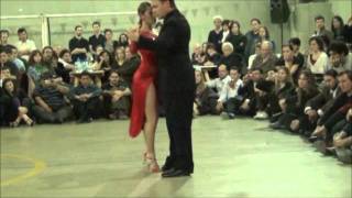 ANALIA CENTURION Y GABRIEL MISSE BAILANDO EL TANGO LOS MAREADOS EN LA MILONGA DEL MORAN