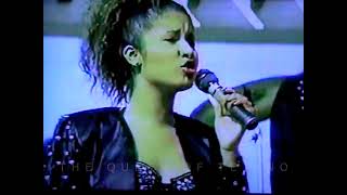 Selena - Contigo Quiero estar (Live 1989)