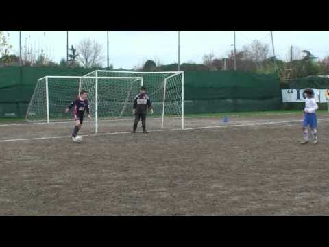 AC PRATO - GIOVANI CALENZANO PULCINI A 6 DEL 10-12-2011 BREVE SINTESI HD.mp4