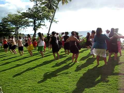 TUPULAGA & NONAHERE PRACTiCiNG MAREVA ON OUR TRiP TO TAHiTi