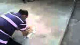 O Gato fricção 2  mais preparação só passar a mão e vrummmmm