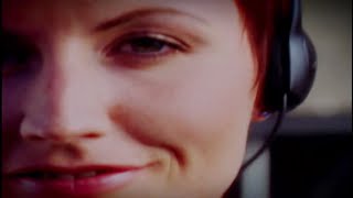 DOLORES O'RIORDAN close to you SUBTÍTULOS en ESPAÑOL the cranberries 1994