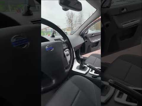 фото volvo v50 i рестайлинг 0
