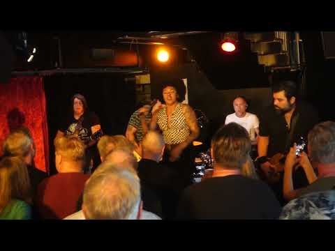 NIKKI HILL, "Travelin' Band" (CCR) @ Folk & Rock