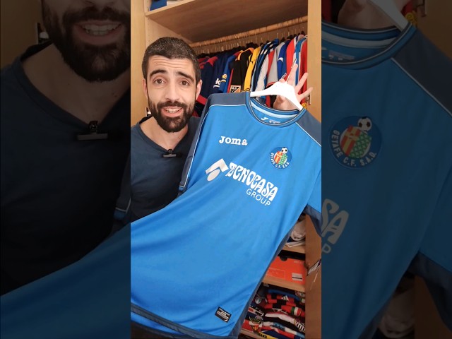 Vídeo relacionado con Botella Térmica Personalizada Fútbol Getafe | Regalo Original para Aficionados del Fútbol | Regalo Camisetas Equipos Futbol | Termo Acero Inoxidable Doble Capa 500 ml (Getafe)