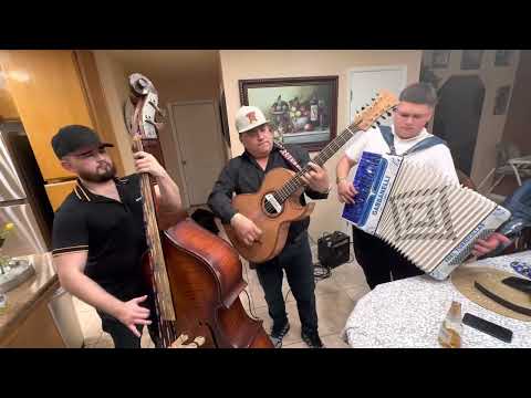 Media vida- Javieron Beltran ft. Abel Beltran y su Armada