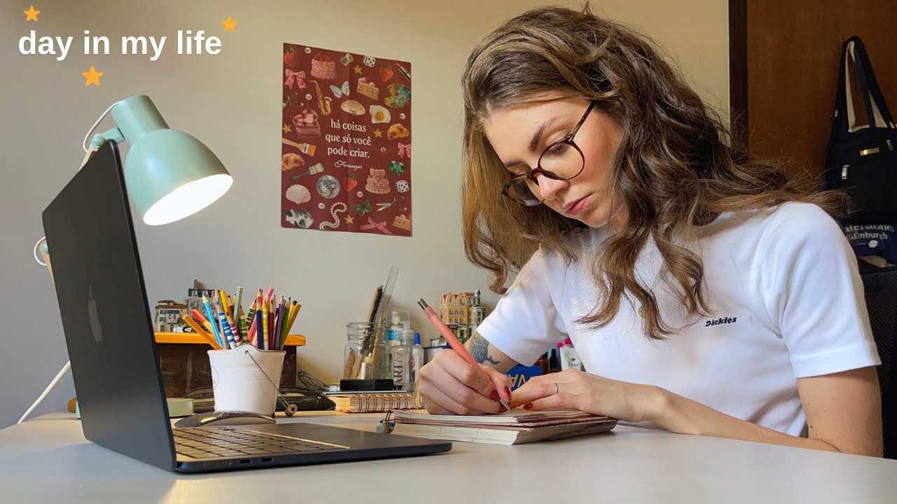 writing down my goals for 2025 and creating an inspiring moodboard