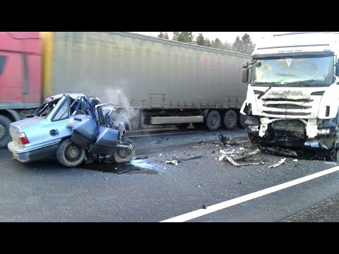 Idiots in Cars 2024 - Best Of Ultimate 2024 Dashcam Crashes Idiots On Road