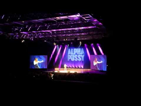 Carolin Kebekus über YouTube. Siegen, 08.04.2016, Alphapussy