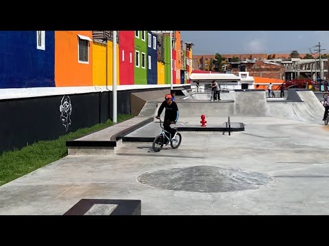 MAFIA FLOW//VISITANDO EL NUEVO SKATEPARK// MOSQUERA BMX 2024