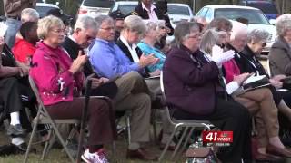 preview picture of video 'Flag retirement ceremony held at Fort Hawkins in honor of Ve'
