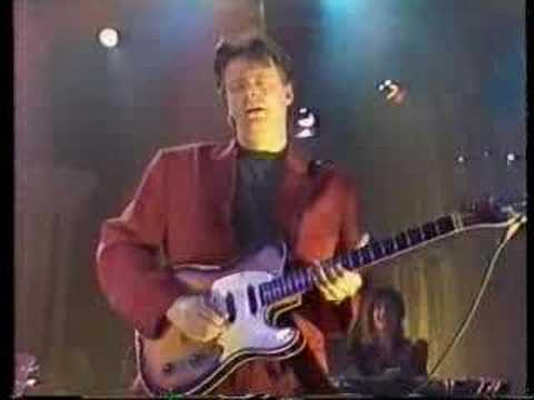 Early Tommy Emmanuel - Who Dares Wins