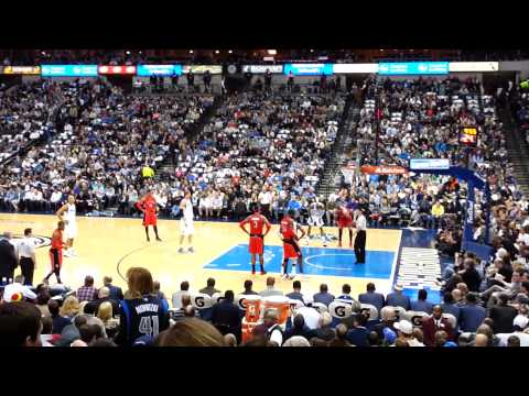 Dirk Nowitzki shooting for 2