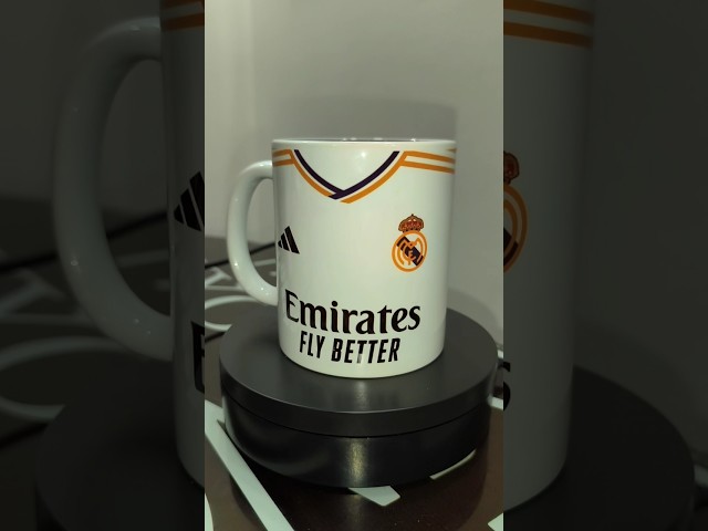 Vídeo relacionado con Taza Personalizada Fútbol | Tazas de Desayuno Madrid | Regalo Original para Aficionados del Futbol | Cosas de futbol para Niños | Regalos Mundial Futbolistas (Alavés)
