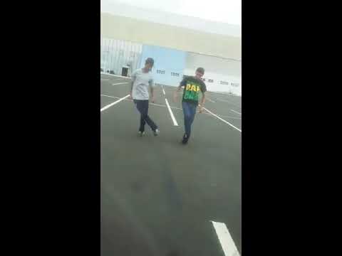 17 É Bolsonaro ? Pra Mim É Bailão ( Passinho Dos Maloka ) ( Mc Theuzinho E Mc Gonzaga )