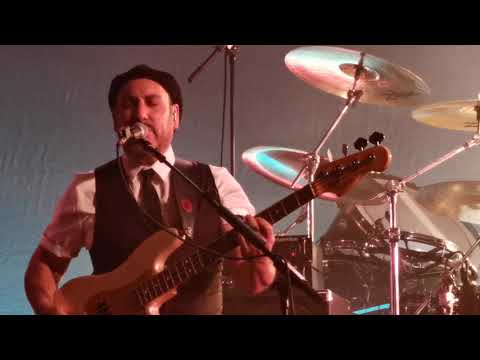 Roger Taylor - Rock It (Prime Jive) with Tyler Warren (Live at Manchester Academy, 03 October 2021)