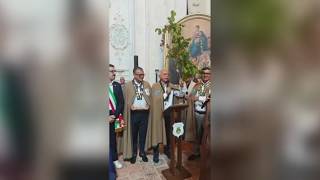 Luciana Littizzetto diventa ambasciatrice a vita della nocciola. Il video dell'investitura