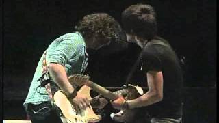 TYLER BRYANT  Jailhouse Rock  2010  LiVE