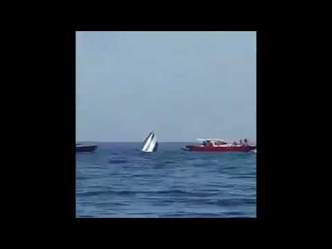 VA IN ALTO MARE E FILMA UNA SCENA MICIDIALE!!! NON RIUSCIVA A CREDERE A QUELLO CHE STAVA VEDENDO!