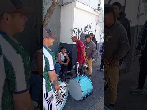 Máxima tensión en frigorífico Euro: Trabajador se encadenó en reclamo de despidos y salarios