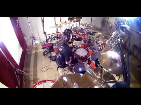 TVMaldita Presents: Aquiles Priester playing Angels and Demons/Angra (HD Resolution)