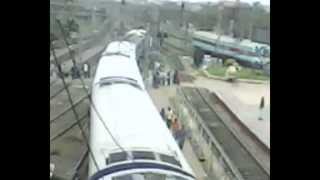 preview picture of video 'Bird eye view of Devagiri Express Approaching Secunderabad Junction.'