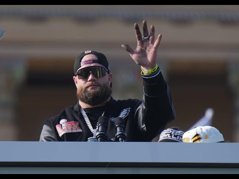 VIDEO: Eagles star Lane Johnson is engaged