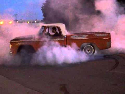 Mopar 440  pickup truck burnout