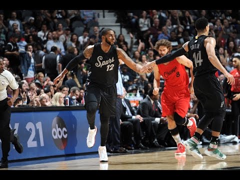 LaMarcus Aldridge 33 Points in Victory over Bulls | 12.25.16