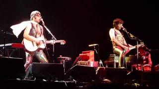 Flight of the Conchords - Demon Woman [HD] - Live @ Wembley Arena, London - 25 May 2010