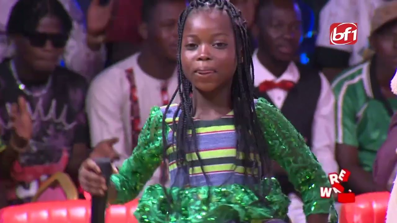 La jeune artiste Mounira plonge le public de Reem Wakato dans une ambiance warba