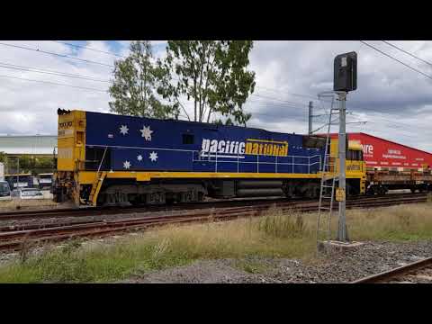 Pacific National empty steel shunt, Brisbane
