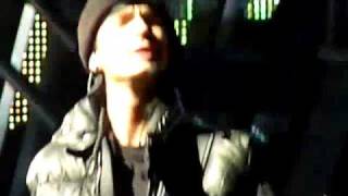 Tom Kaulitz cantando Alien Tom Kaulitz cantando Alien