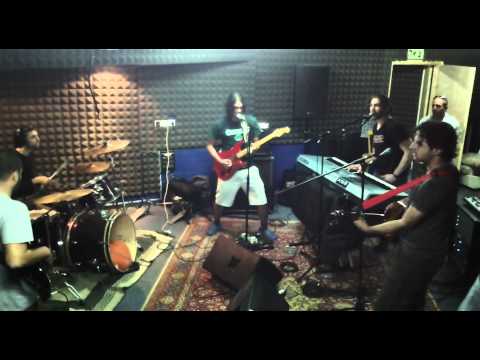 צוללת אדומה - תנו לי לשתות (כנסיית השכל)