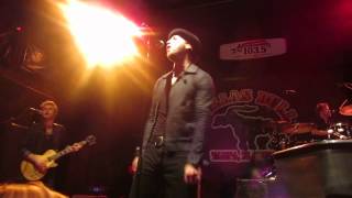 Gavin DeGraw "I need a dollar" at the Musicians on call event!