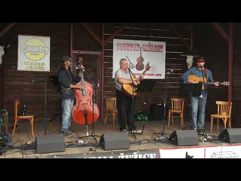 Klikaři - Kříž z plastiku