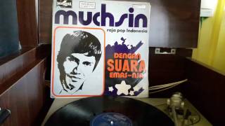Download lagu Titiek Sandhora/Muchsin 'Bunga Melati'. mp3