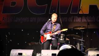 40 bcma 14 steve wariner plays guitar