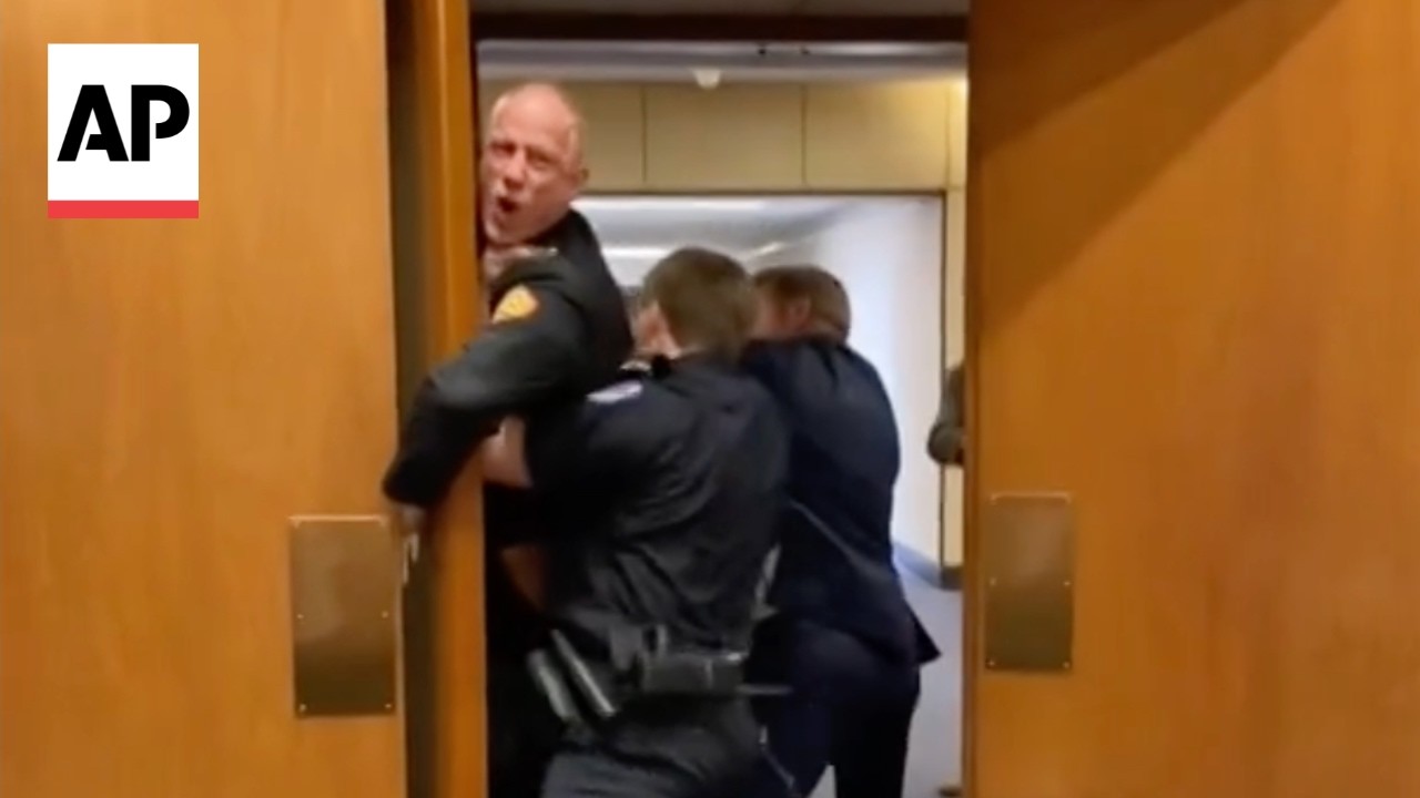 Video | GOP senator and police drag Marine veteran protesting Iran war out of Senate hearing