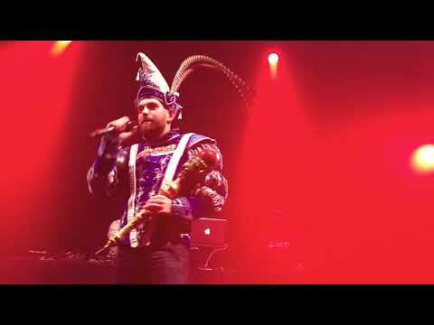 Bart De Meyst - Een Troon, Ne Lach