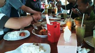 preview picture of video 'Rumah Makan ' Mang Engking ' Cikarang #wisatatempatku'