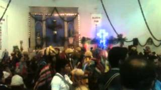 preview picture of video 'Parachicos bailando en la capilla de El Señor de Esquipulas en Villaflores'
