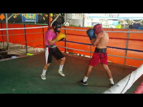 Round 4. Alexander Mejia vs Jack Zamora. Jueves 12 de mayo 2022. Gimnasio Tropical Boxing.