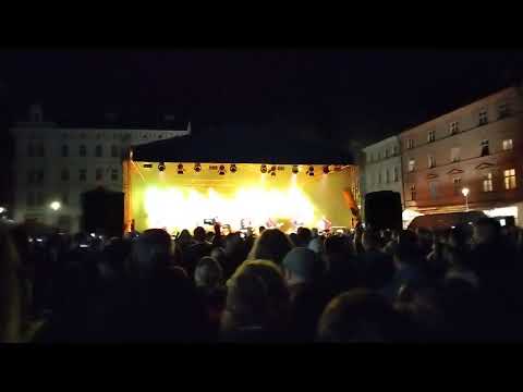 Divokej Bill - Plakala @live Olomouc 22.9.2022