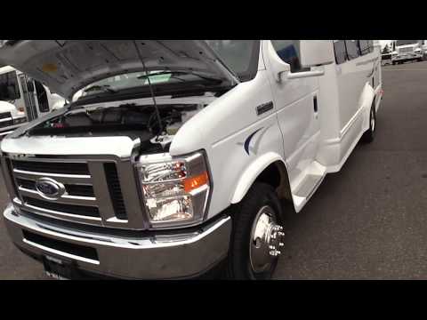 Ford Starcraft Starquest - 14 Passenger w/Rear Luggage - S18001