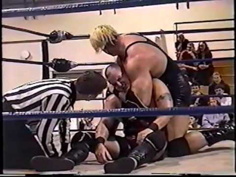 Kingman w/ Double D vs Custom Made Man - RAW - October 16th 2001
